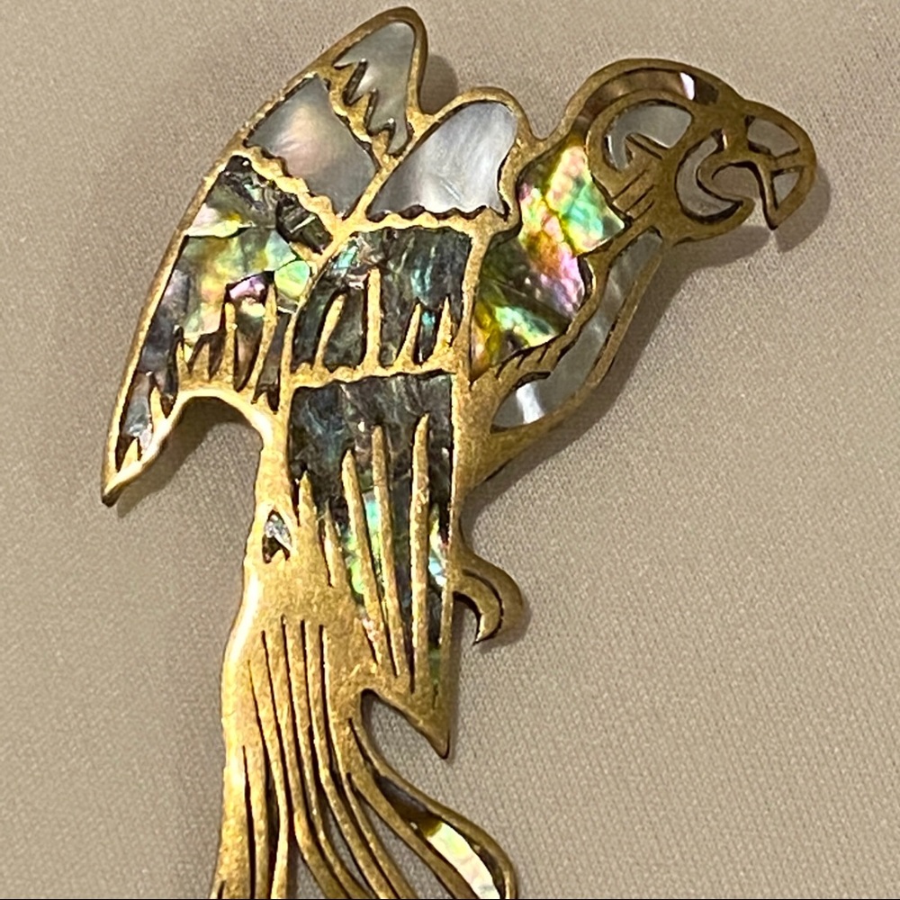 VINTAGE Artisan Macaw Parrot MOP Bird Large Pin Gold Large ooak mother of pearl - Picture 3 of 7
